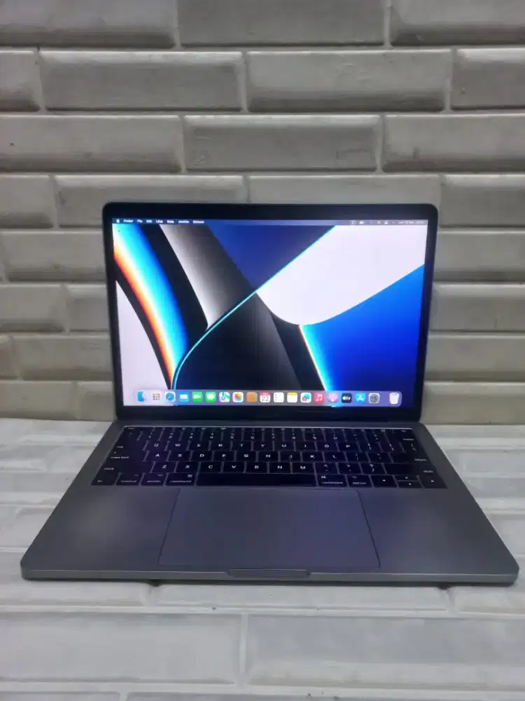 MacBook Pro 13-inch, 2017 Two Thunderbolt 3 Ports