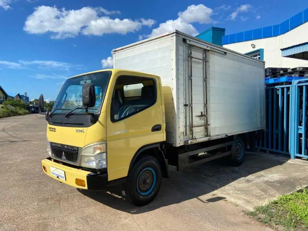 MITSUBISHI COLT DIESEL FE LIGHT TRUCK BOX MT 2017