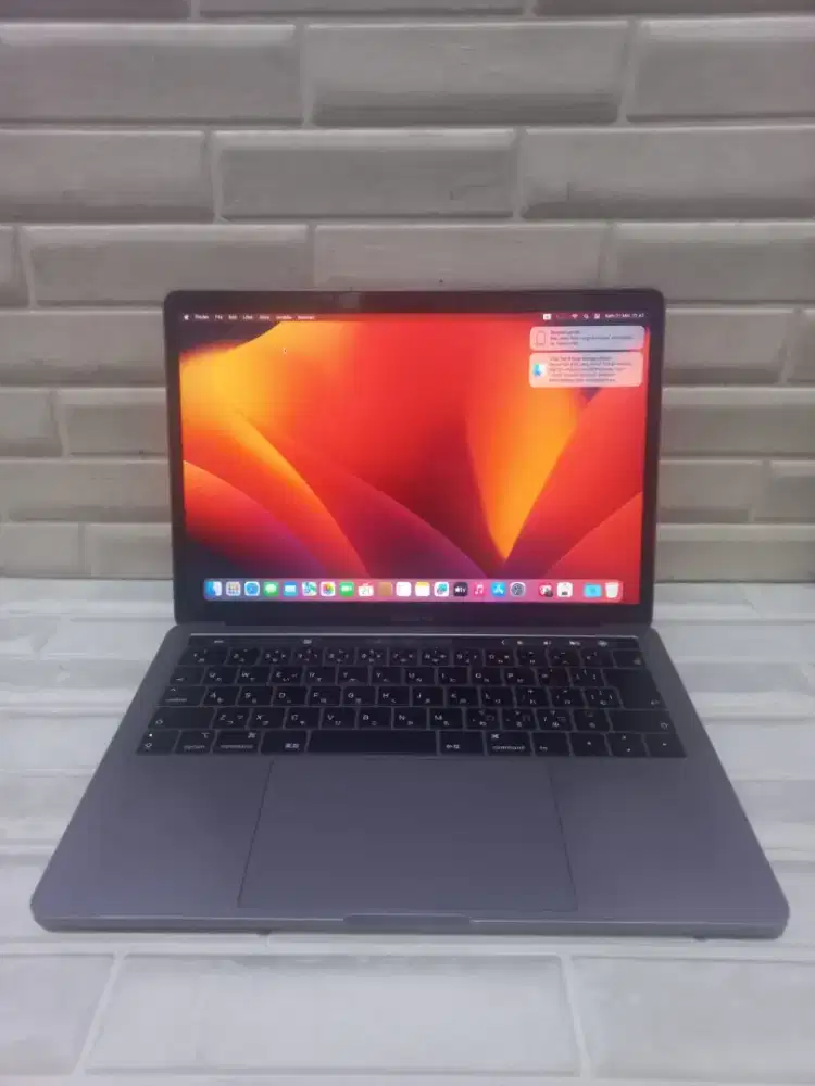 MacBook Pro 13-inch, 2019 Four Thunderbolt 3 Ports