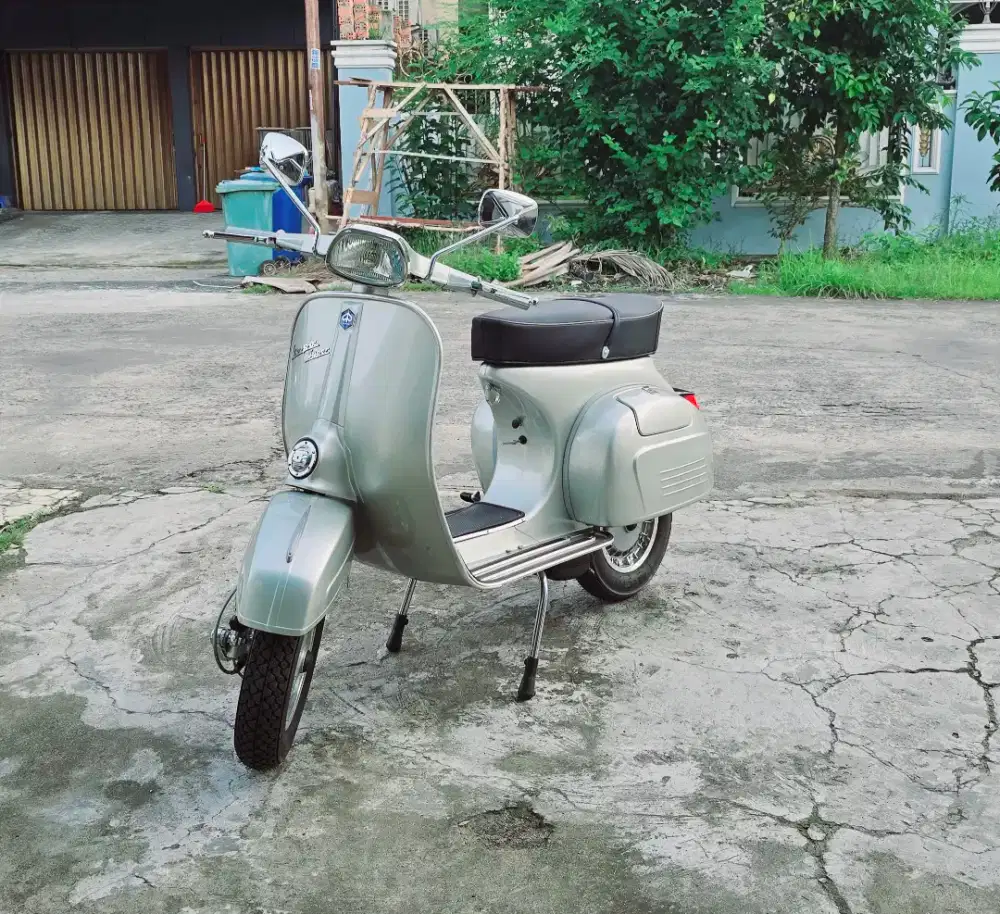 Vespa Super 1977