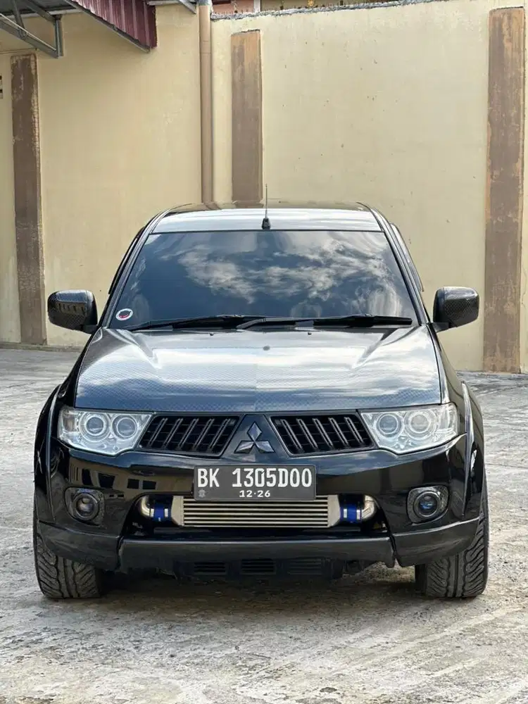 Mitsubishi pajero exceed 4x2 at matic 2010