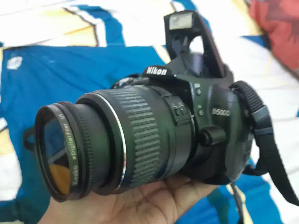Kamera dslr Nikon D5000 Layar lipat