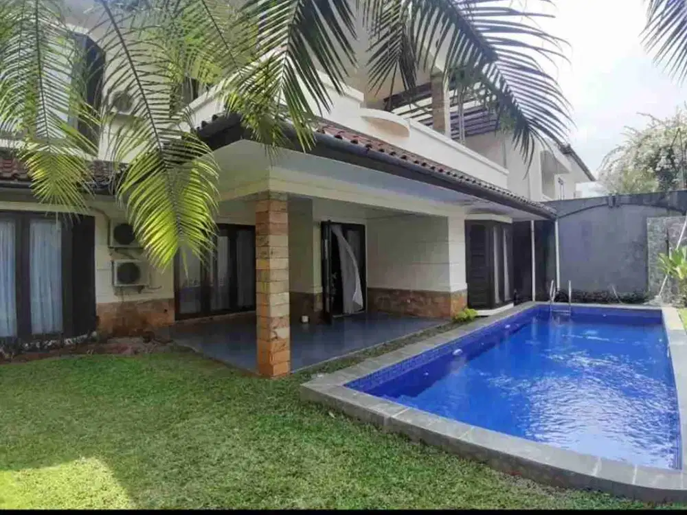 Disewakan Town House di Kemang Timur.Jakarta Selatan