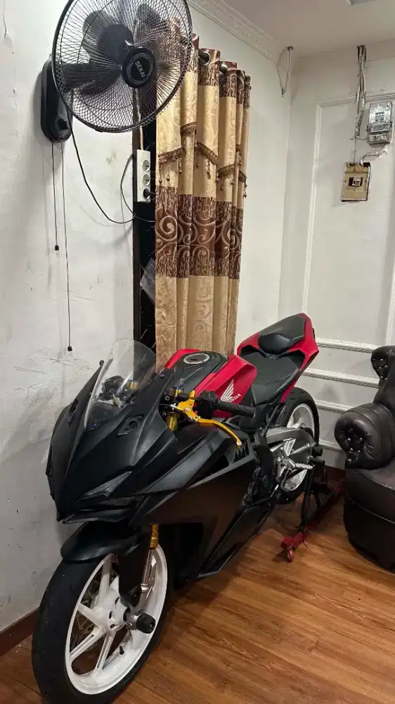 CBR 250RR 2017 LOW KM
