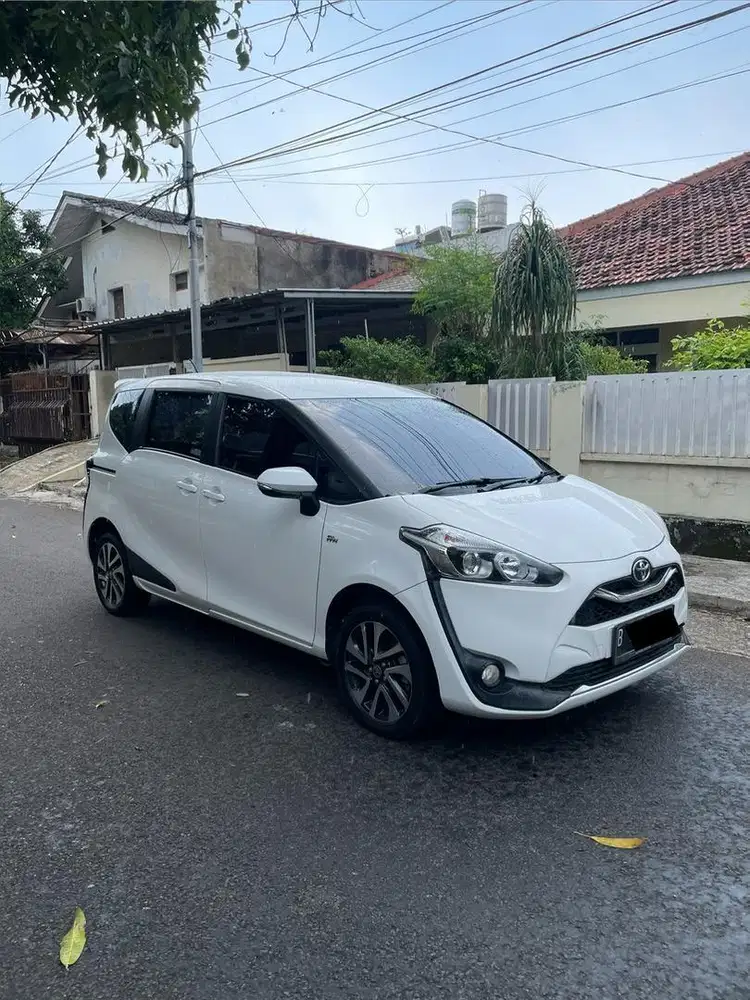 Toyota Sienta V 2021 Bensin