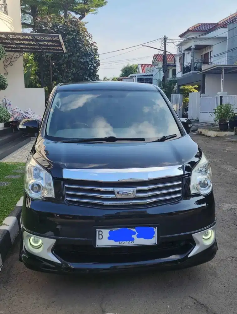 Toyota Nav1 2013 Bensin
