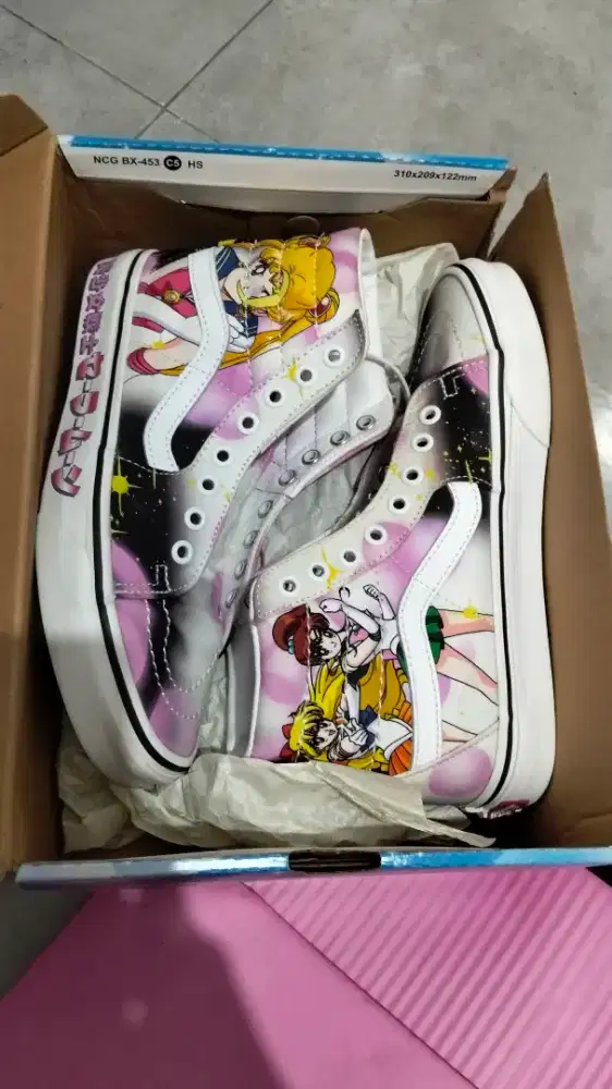 Vans edisi Saylormoon ori