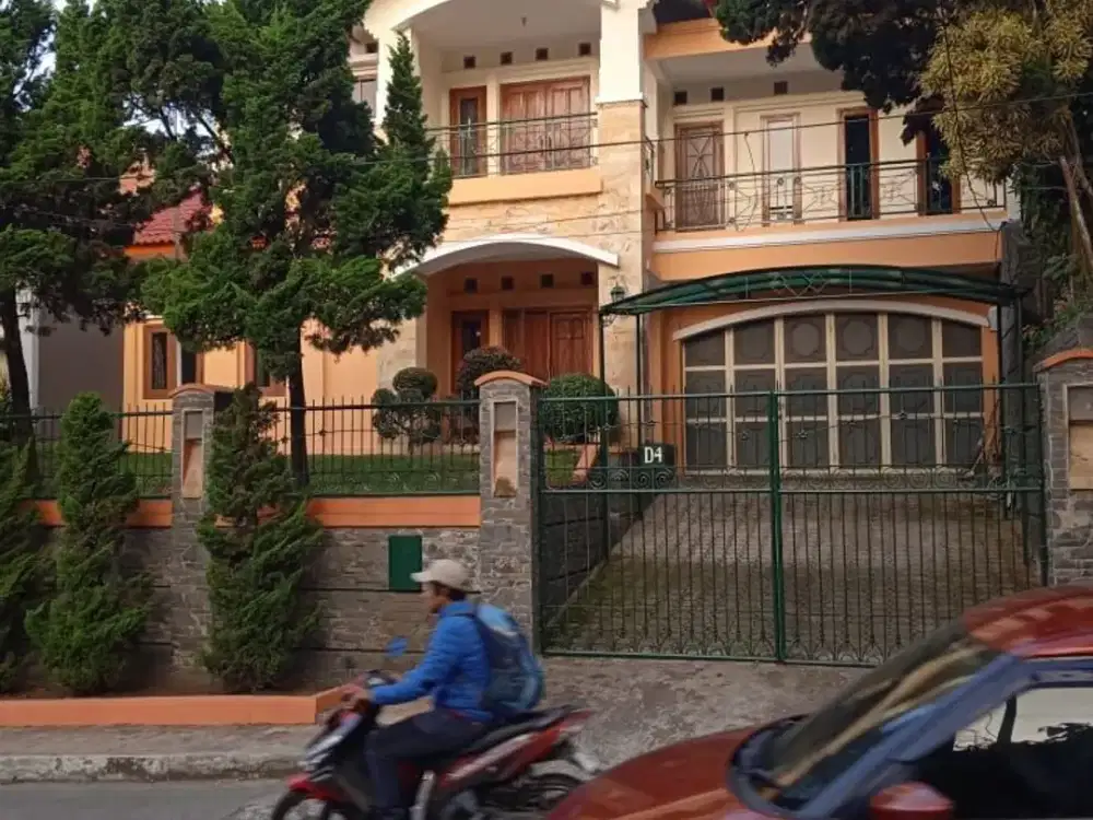 Rumah Mewah Di Setiabudi Regency dekat gegerkalong pondok hijau upi nhi Bandung