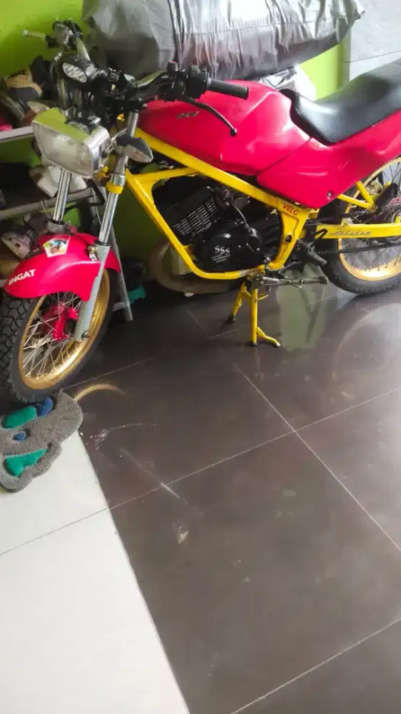 Suzuki RGR 150 thn 1996