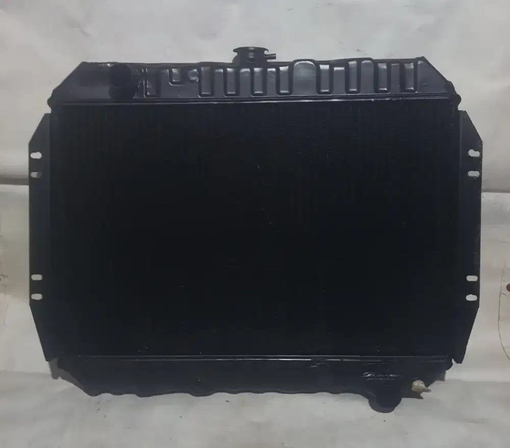 Radiator Jeep CJ7 Diesel Custom 4 Ply Kuningan Tembaga