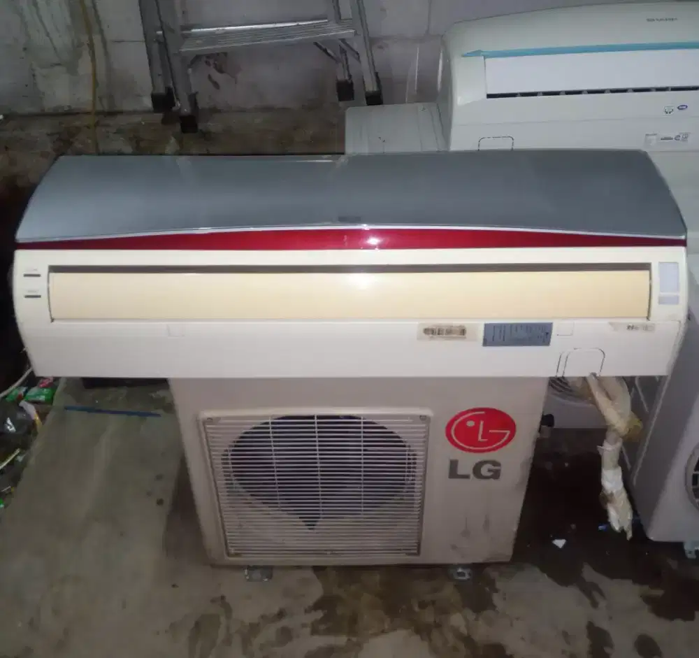 AC LG 1 PK Second Mulus Like New Desain Elegan Silver (Unit Only)