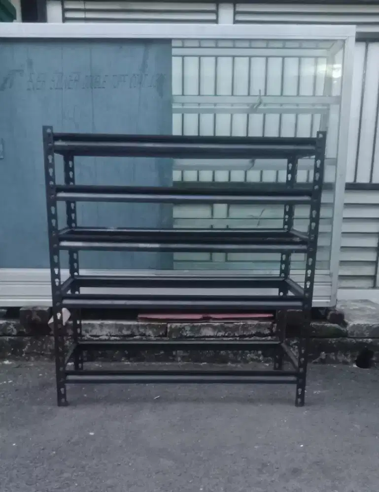 Rak besi serbaguna alas kaca
