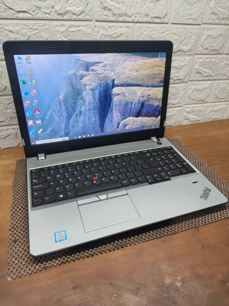 Lenovo Thinkpad E570 intel Core i5 Gen-7 (8/256gb) 15,6 inch NORMAL