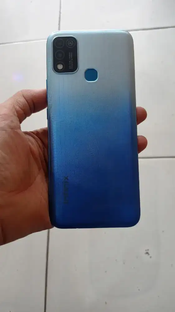 Infinix hot 11 play 4/64
