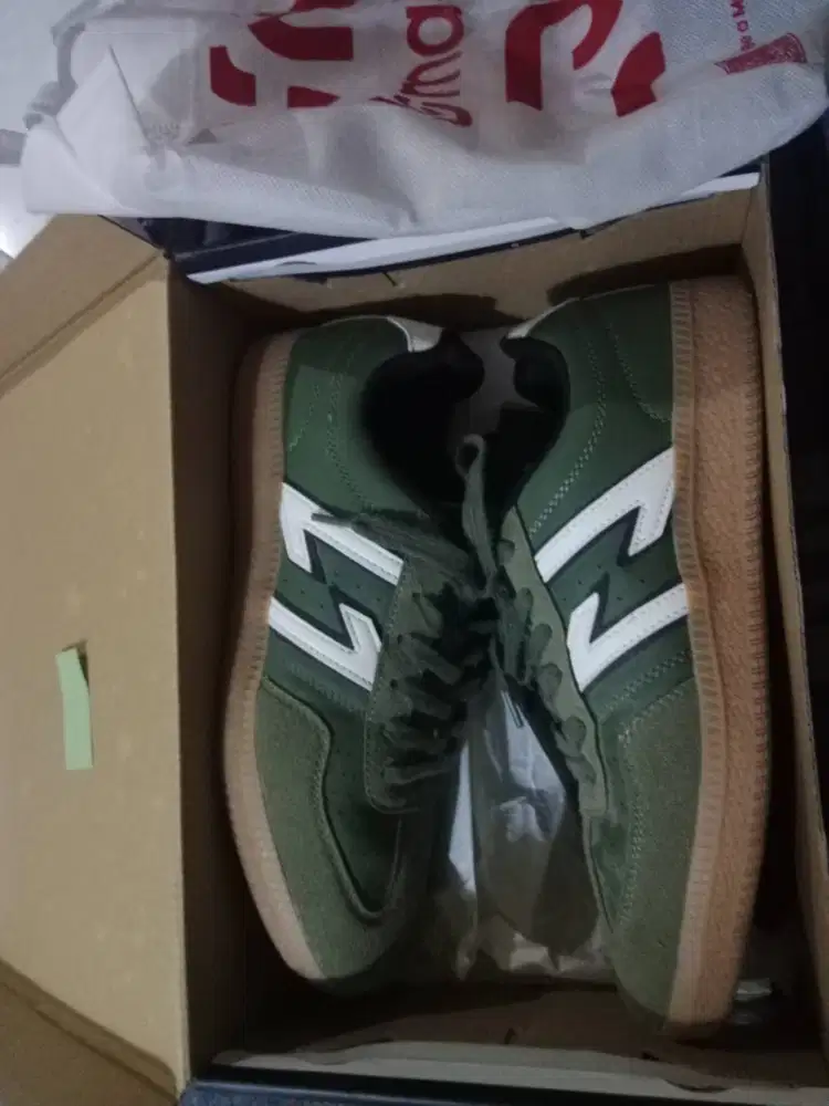 Sepatu merk Nevada baru