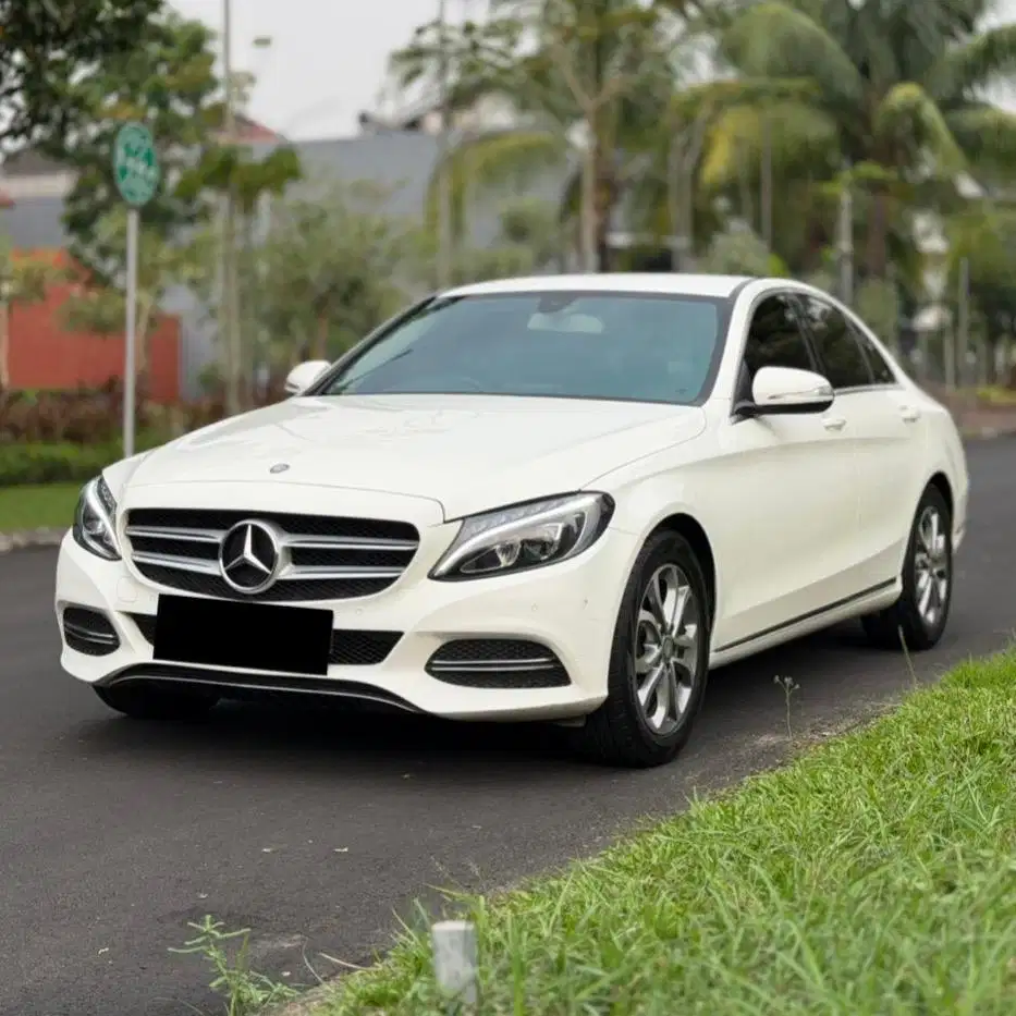 (CASH) Mercedes Benz C200 Facelift W205 2015