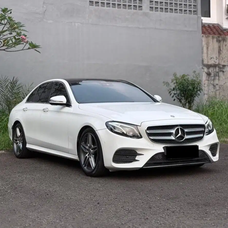 (CASH) Mercedes Benz E350 AMG Laser Blue Eye W213 2019