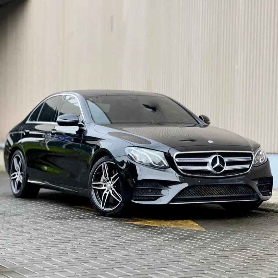 (CASH) Mercedes Benz E300 AMG W213 2017
