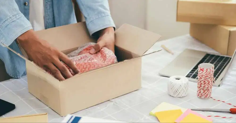 Packing dan Logistik Online Shop