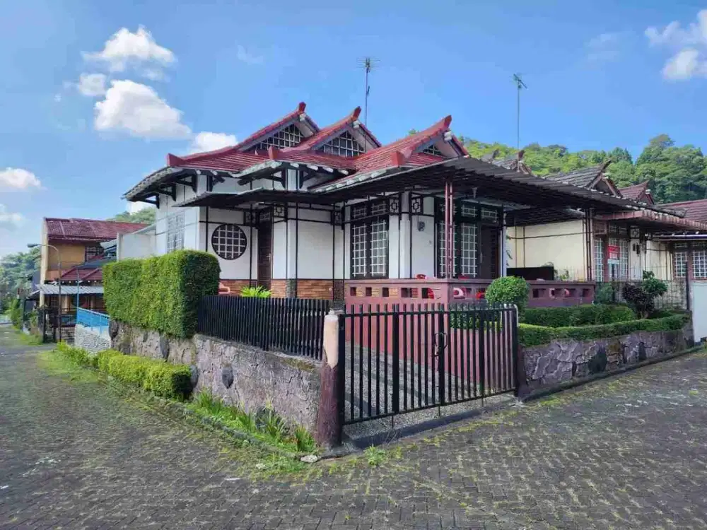 Rumah Furnished Bergaya Jepang di Villa Green Apple, Cipanas Jawa-Barat
