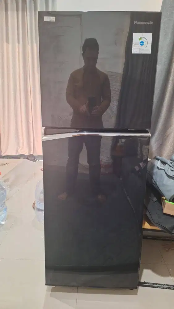 DIJUAL:  Kulkas 2 Pintu Panasonic NR-BB211Q PK (Kondisi Sangat Mulus)