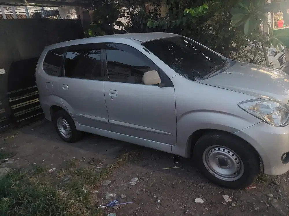 Daihatsu Xenia 2009 Bensin