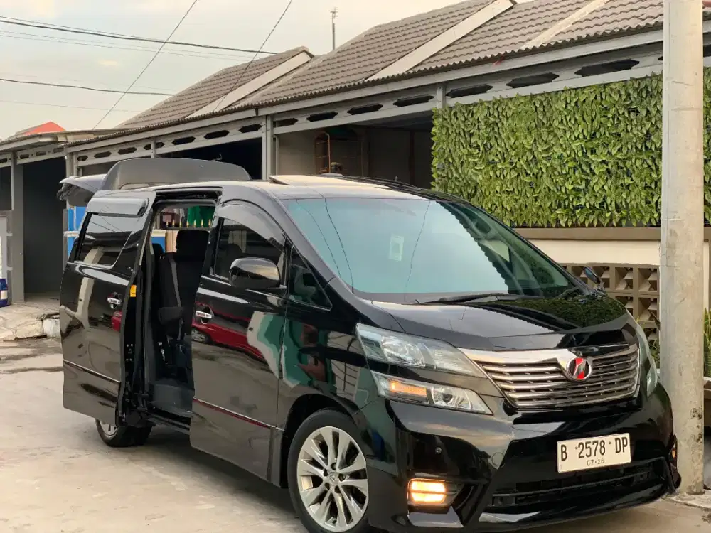 TOYOTA VELFIRE Z 2,4 2011 Automatic