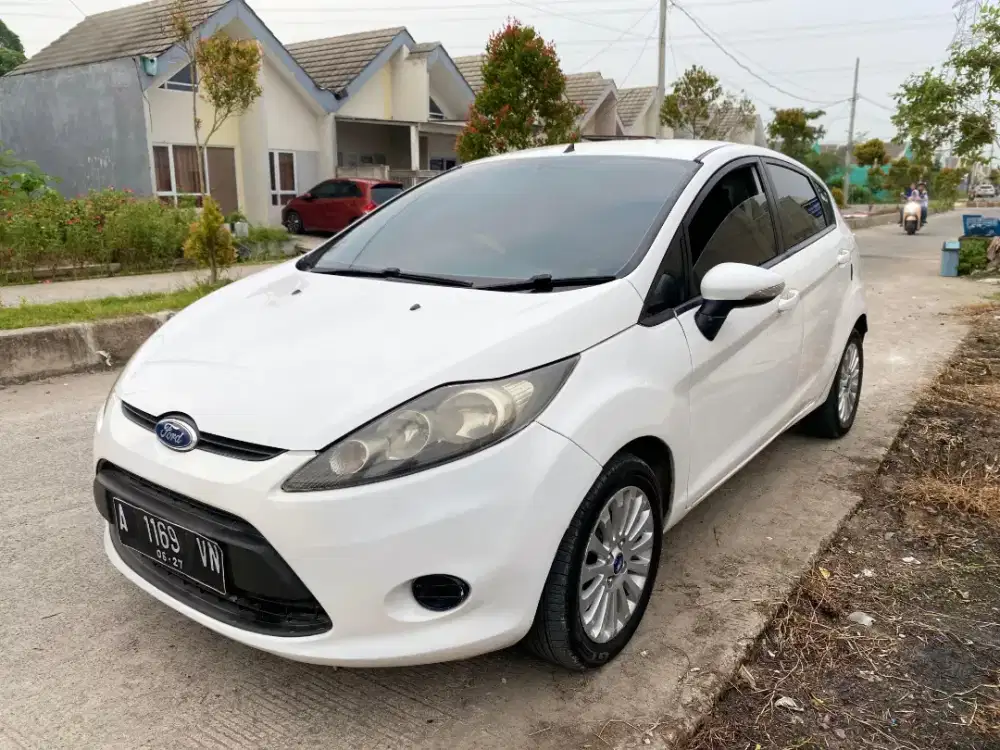 FORD FIESTA 2012 Automatic