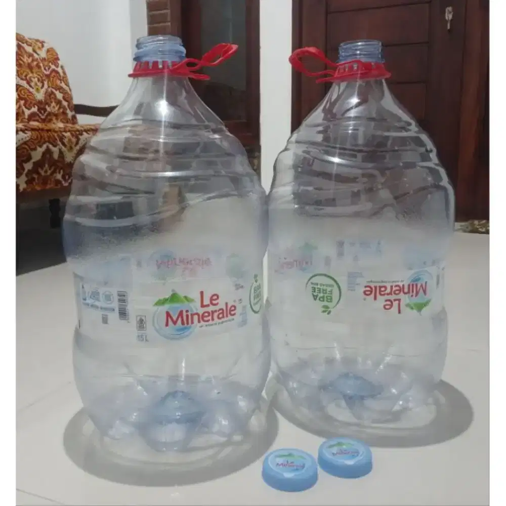 Galon le minerale kosong