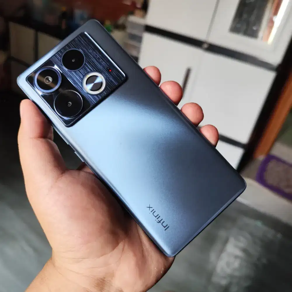 Infinix Note 40s Ram 8/256 Layar lengkung ( hp Dan charger)