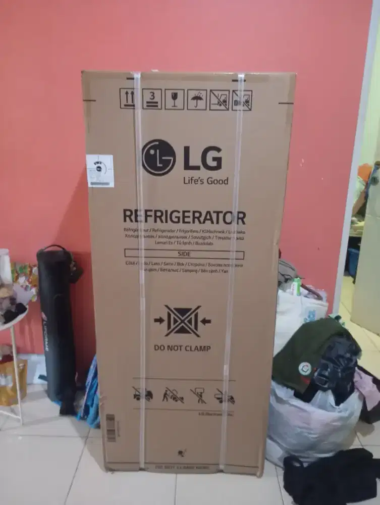 kulkas LG dua pintu GN-B202SQIF warna Essence Matte Black