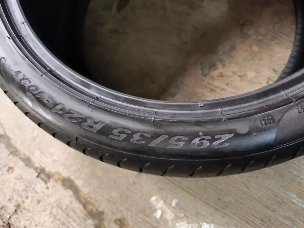 Pirelli pzero 295 35 R21