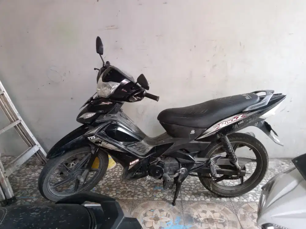 Motor TVS rocks 125