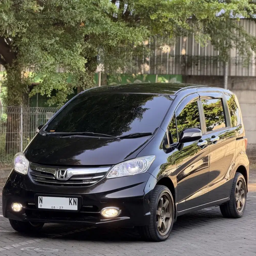 Honda Freed E PSD istimewa 2013