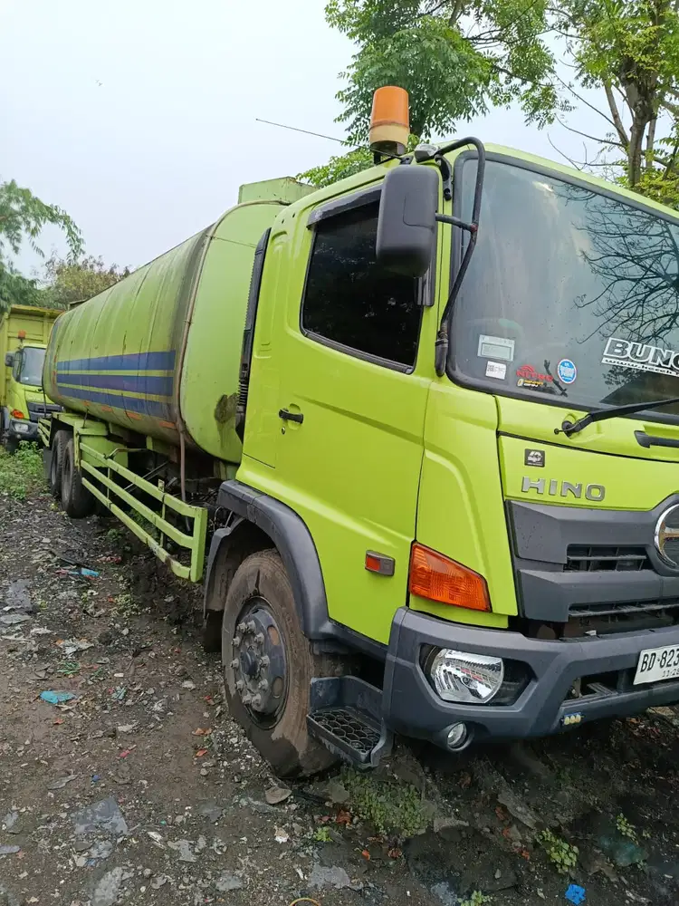 Hino Ranger 2023 Diesel FL260JW tangki CPO 32KL istimewa