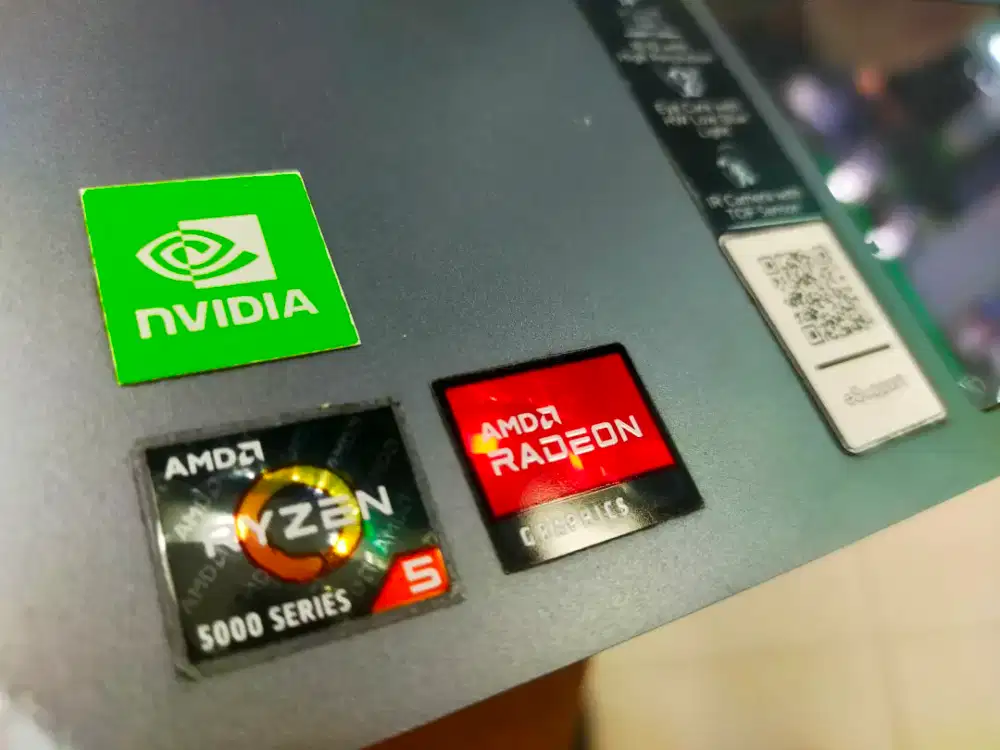 Dijual laptop Lenovo Ideapad pro 5-14anc6 AMD RYZEN 5 Ram 16GB VGA NVD
