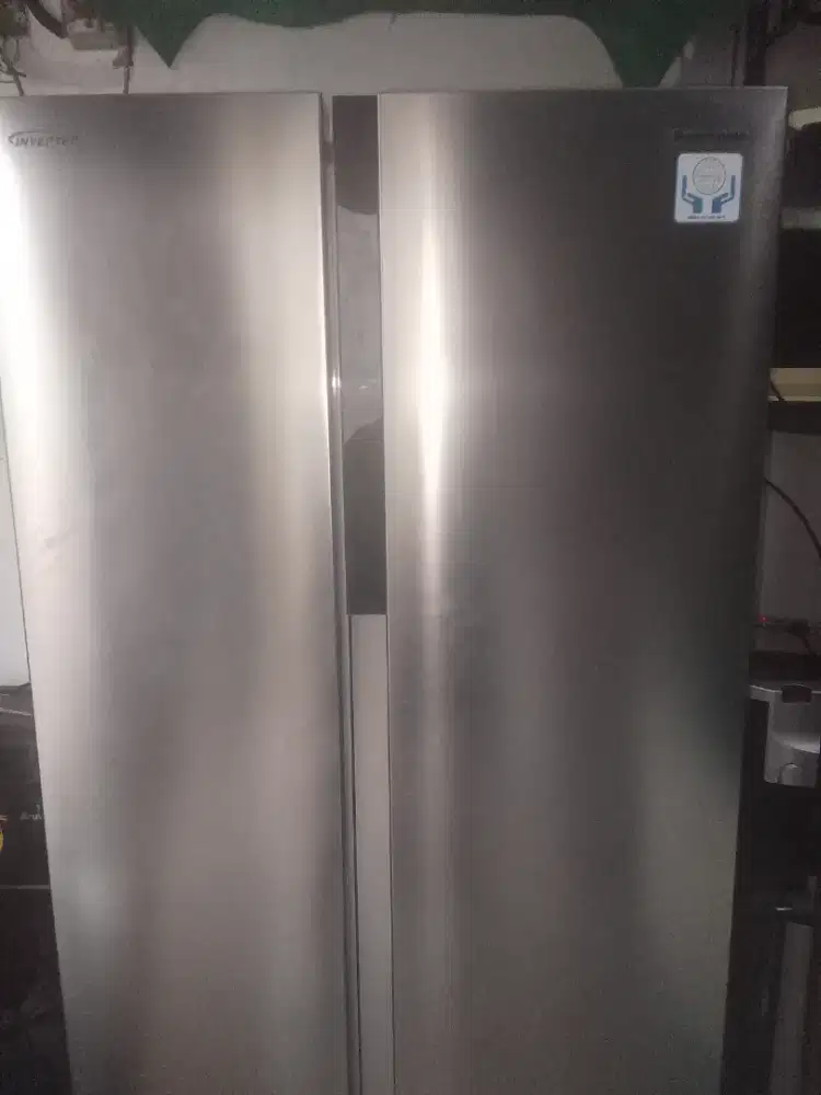 Kulkas panasonic dua pintu nudel lemari baju normal