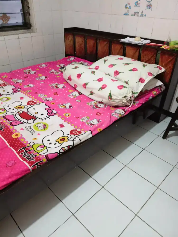 Dipan 160*200 dengan kasur