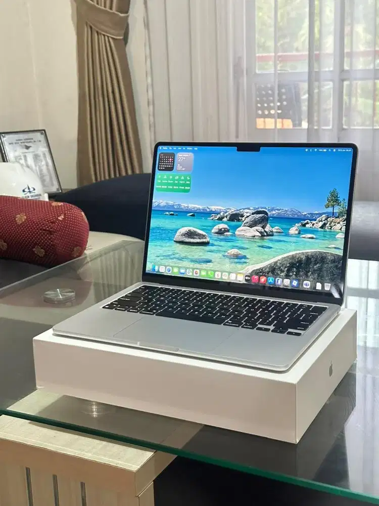 MacBook Air 2022 M2 13 inch 8/256 (CPO)