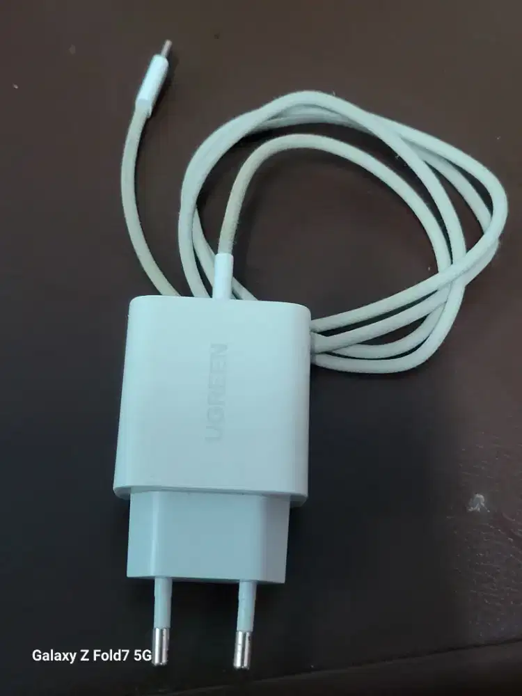 Charger iphone 15 c to c 20 watt