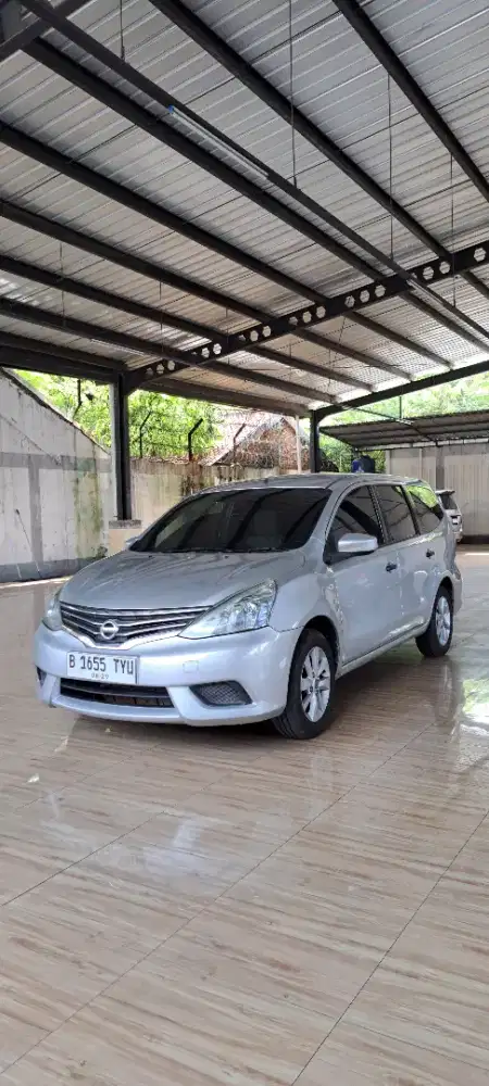 NISSAN Livina SV A/T