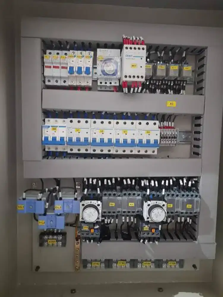 Tukang servis listrik