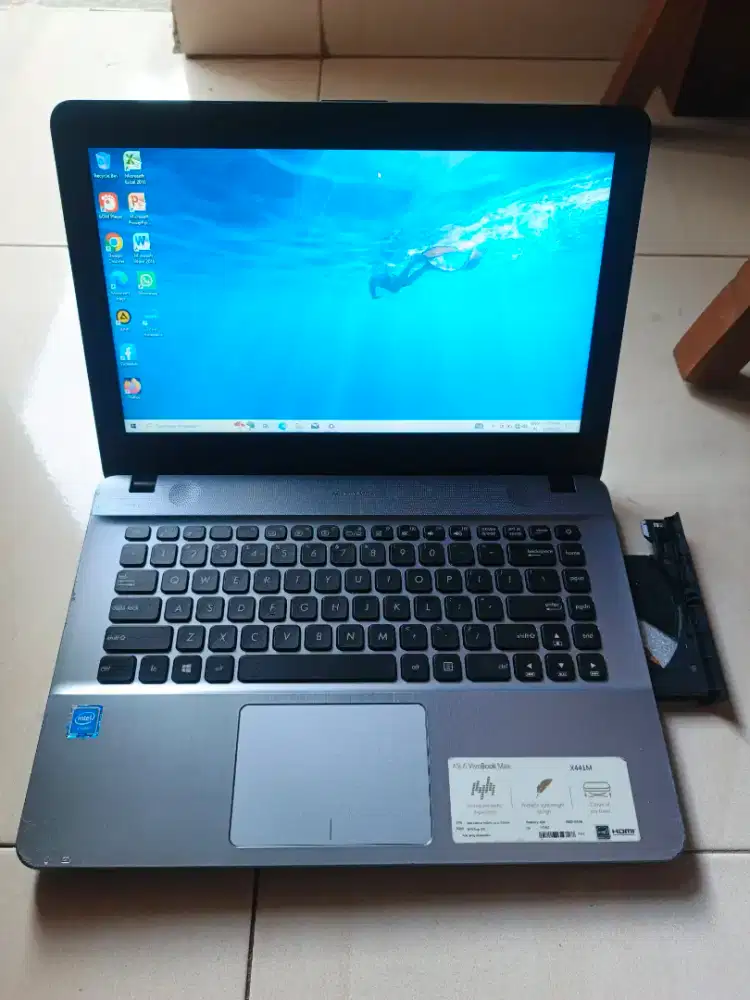 Laptop Asus Vivobook ram 4gb ddr4 siap pakai (bs nego)