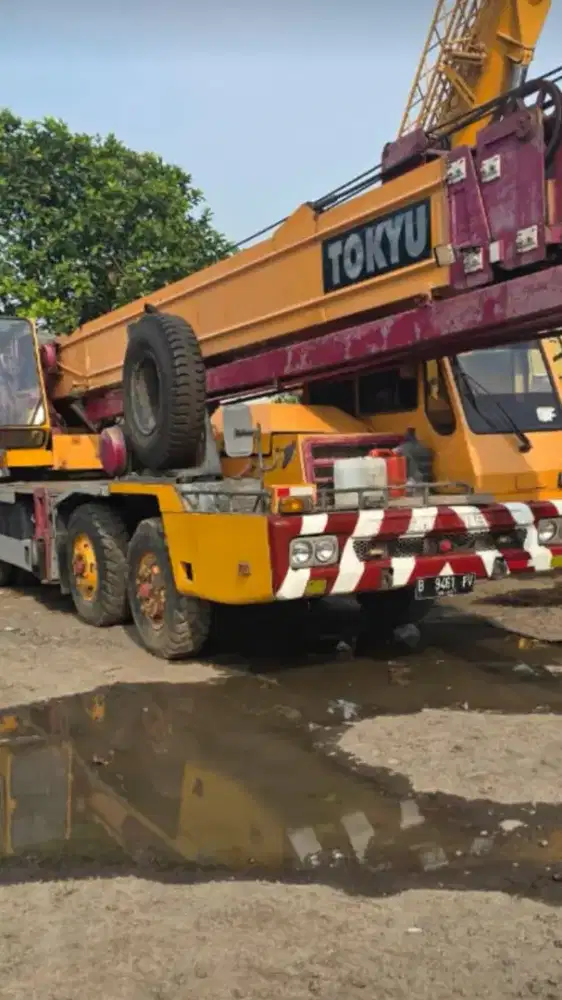 Mobile crane Tokyu 30 ton tahun 97