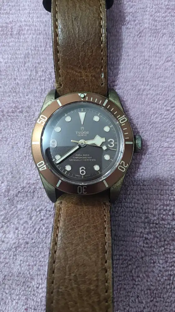 Jam tangan tudor bronze