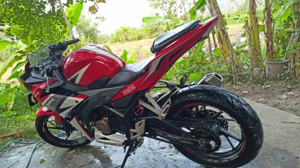 Honda CBR THN 2018 plat B Jakarta