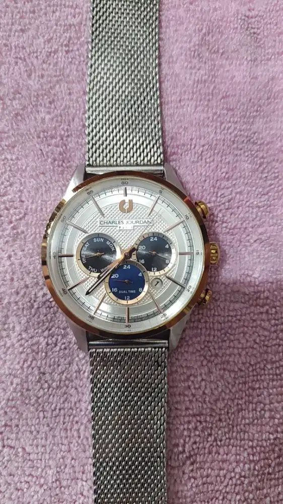 Jam tangan Charles Jourdan