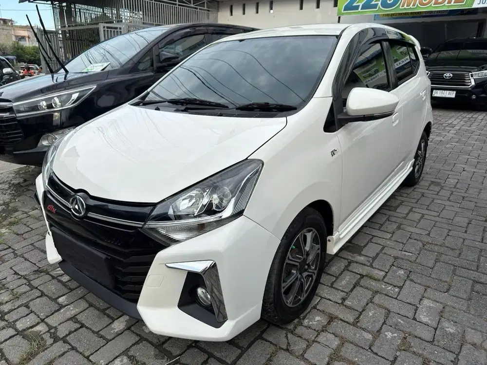 Ayla 1.2 R Deluxe Automatic 2021 Putih