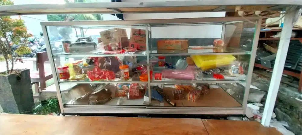 Bu ettalase bekas 1,5k