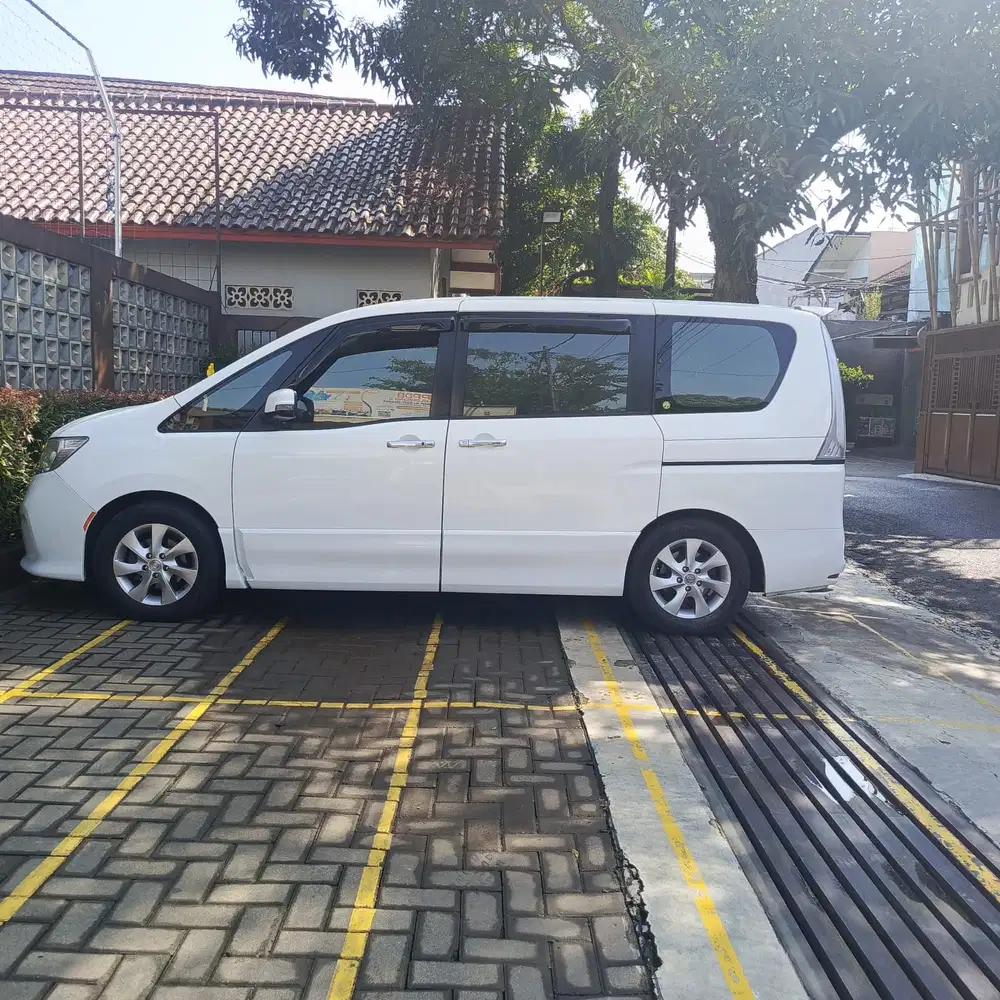 Nissan Serena 2013 Bensin